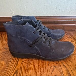 Clarks Cloudsteppers Womens Navy Blue Ankle Boot Laces and Side-zip Sz 11M